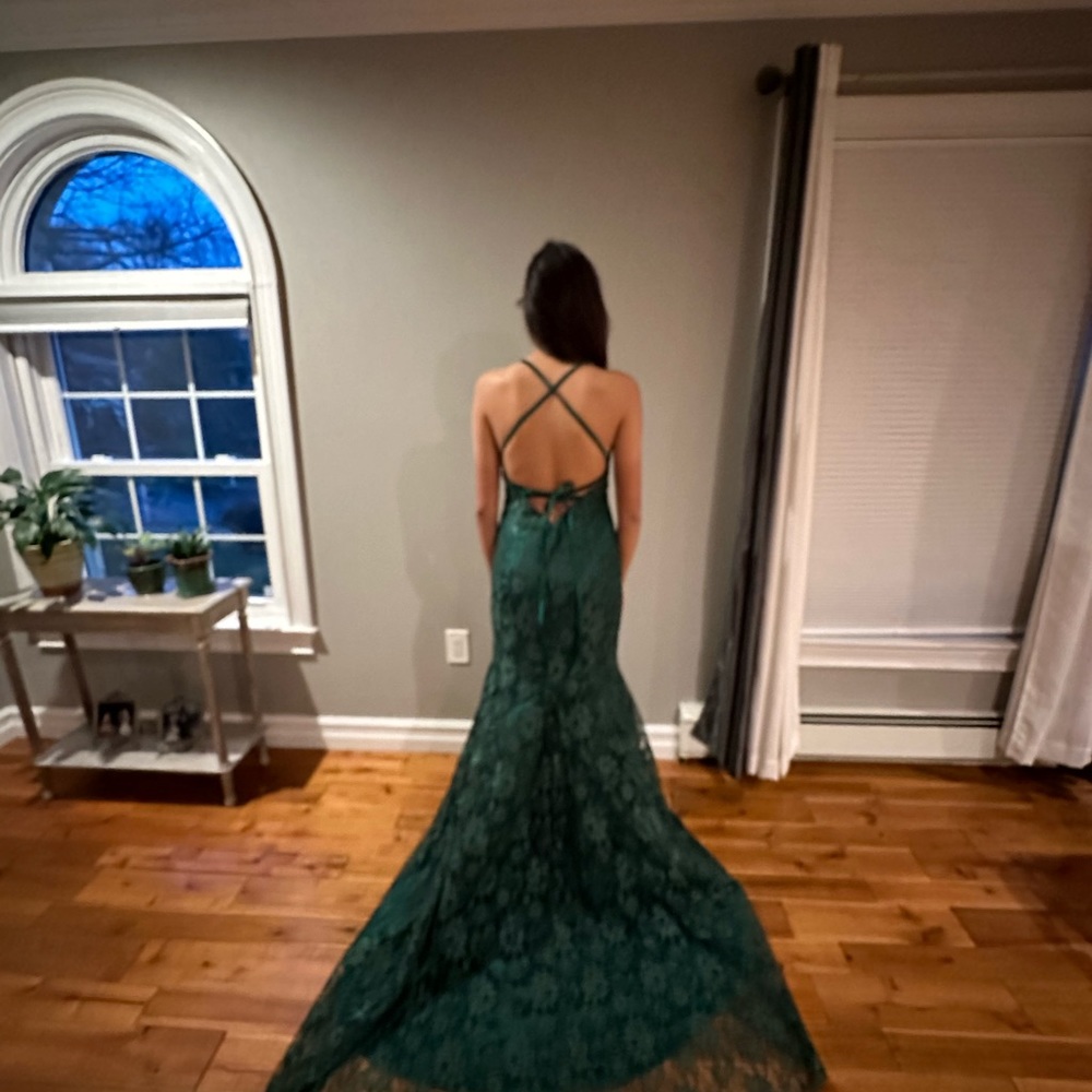 PROM DRESS: Glamorous